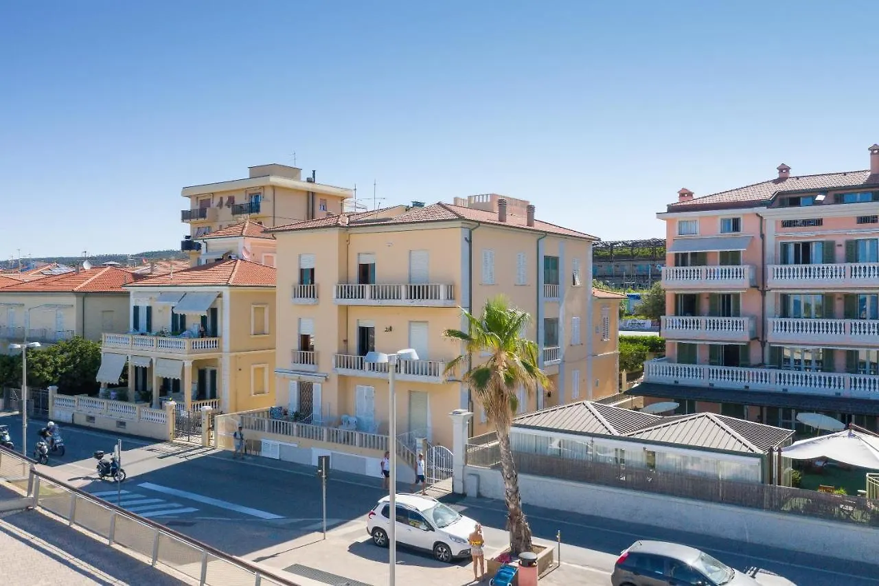 Brezza Marina Apartment Сан-Винченцо Италия